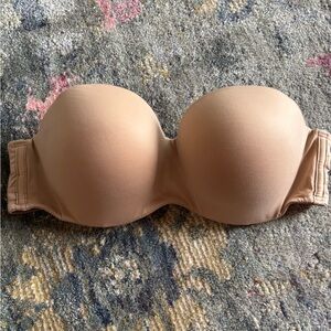 Victoria’s Secret strapless bra 38C